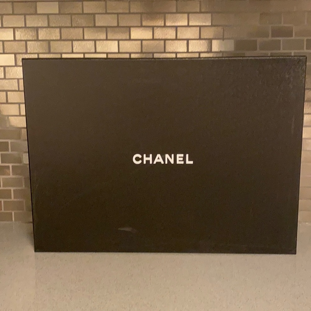 Chanel empty boots box